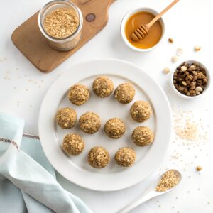 Round energy balls made with oats, banana, nuts and dates